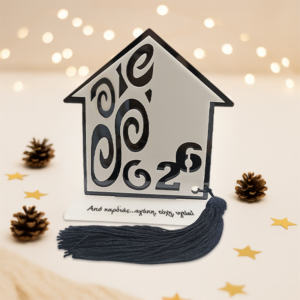 Γούρι Σπιτάκι με λευκό διάτριτο ακρυλικό 2026